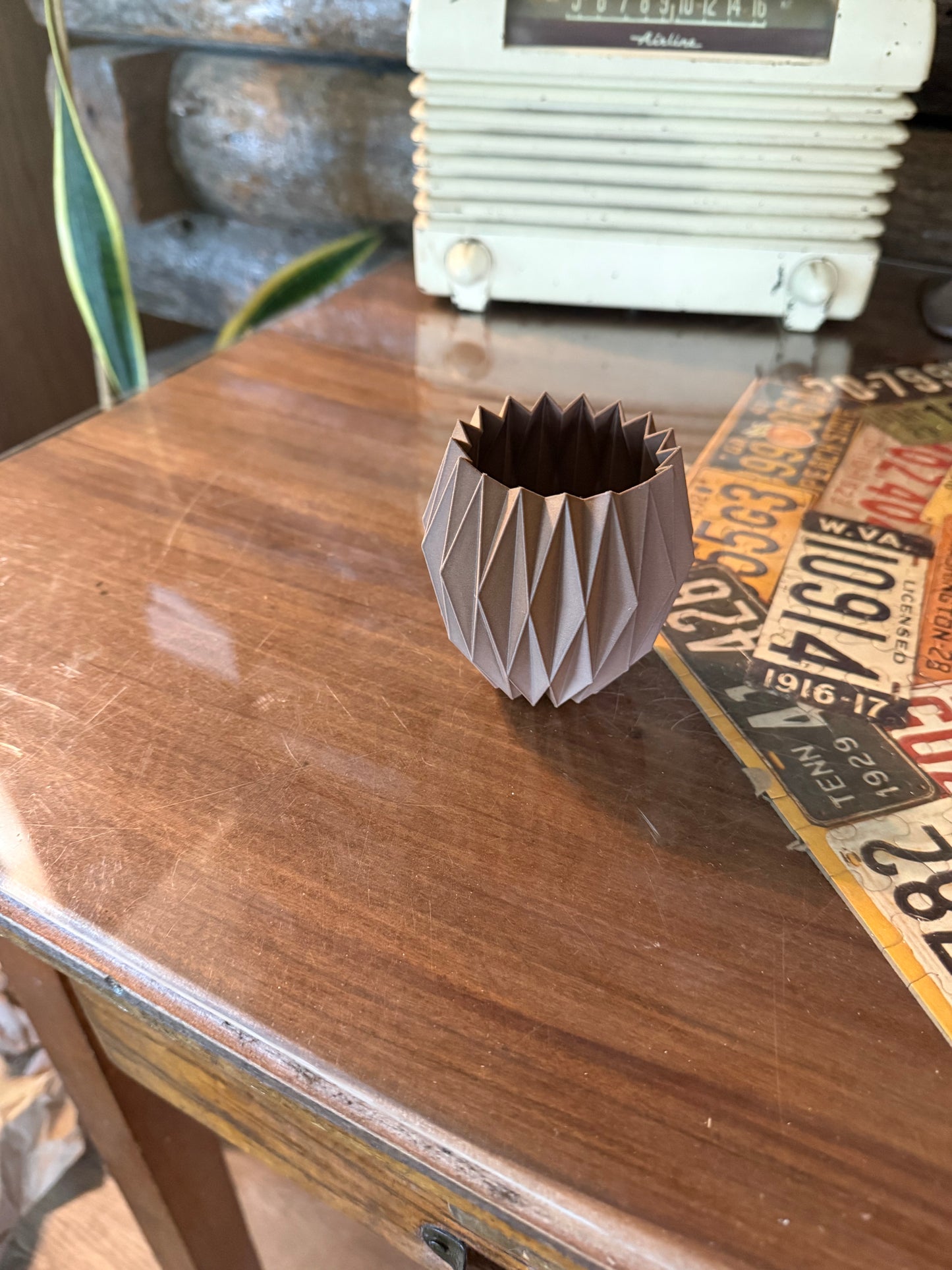 3D Printed Faceted Mini Planter β Modern Geometric Design