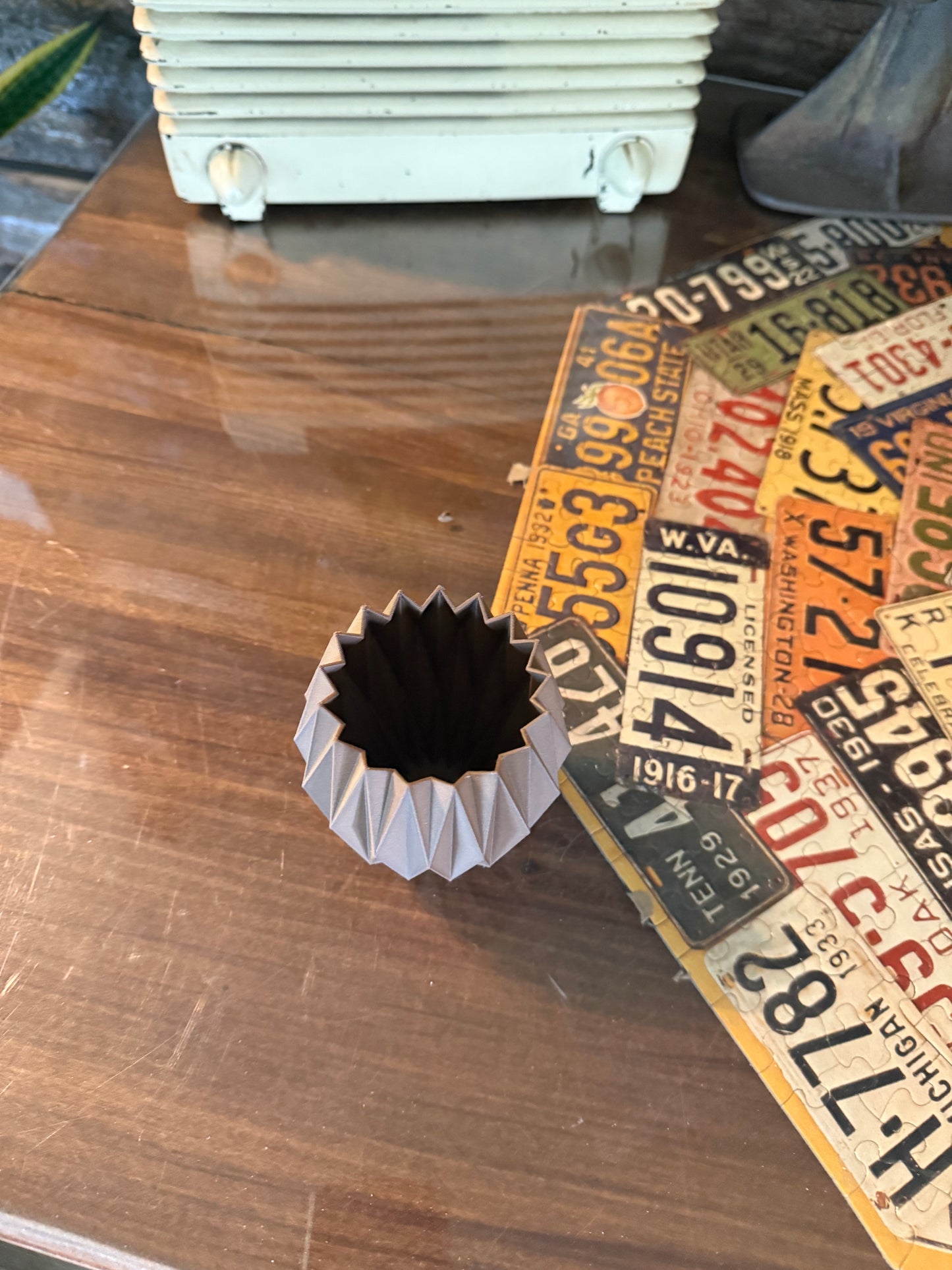 3D Printed Faceted Mini Planter β Modern Geometric Design