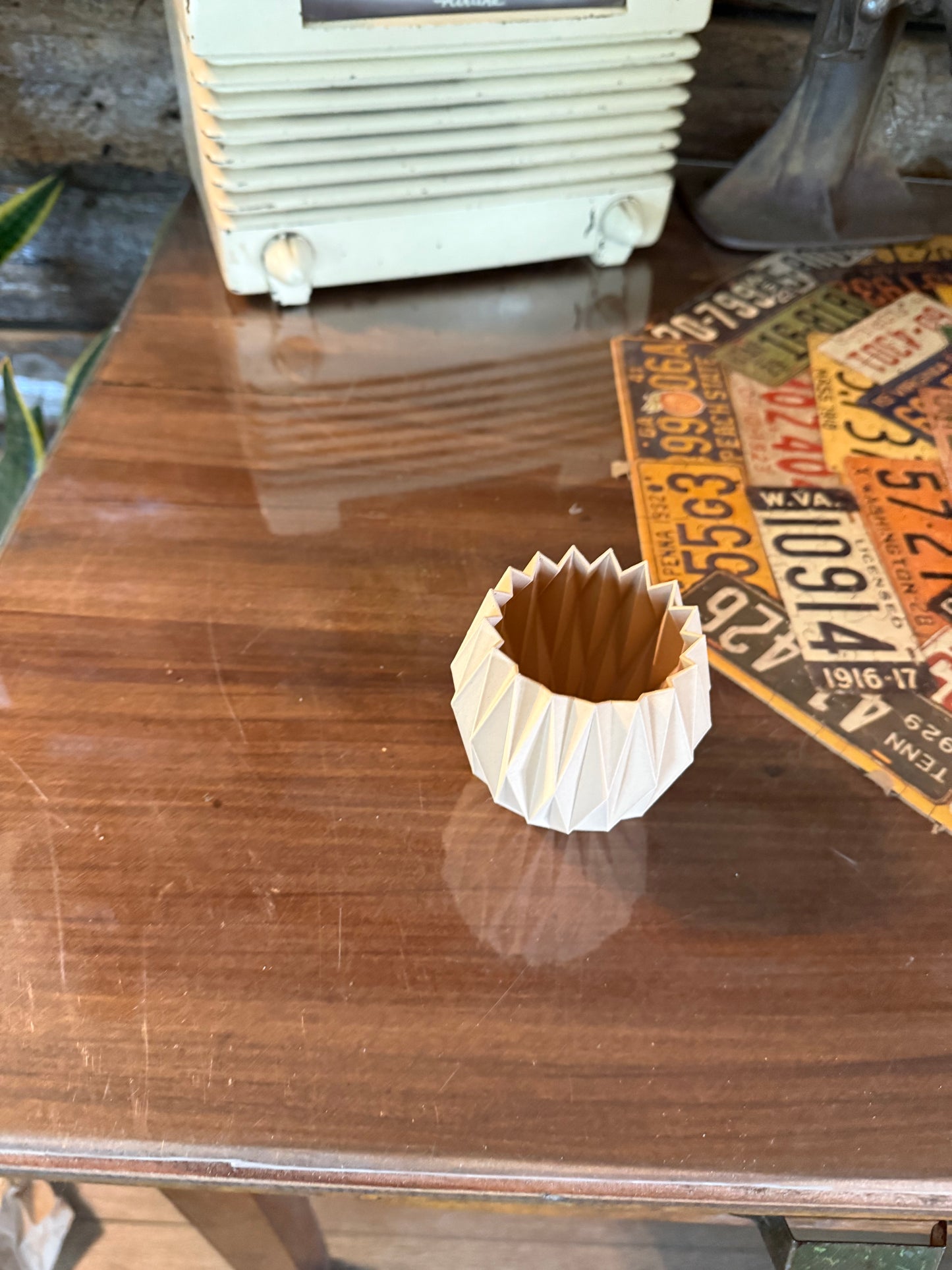 3D Printed Faceted Mini Planter β Modern Geometric Design