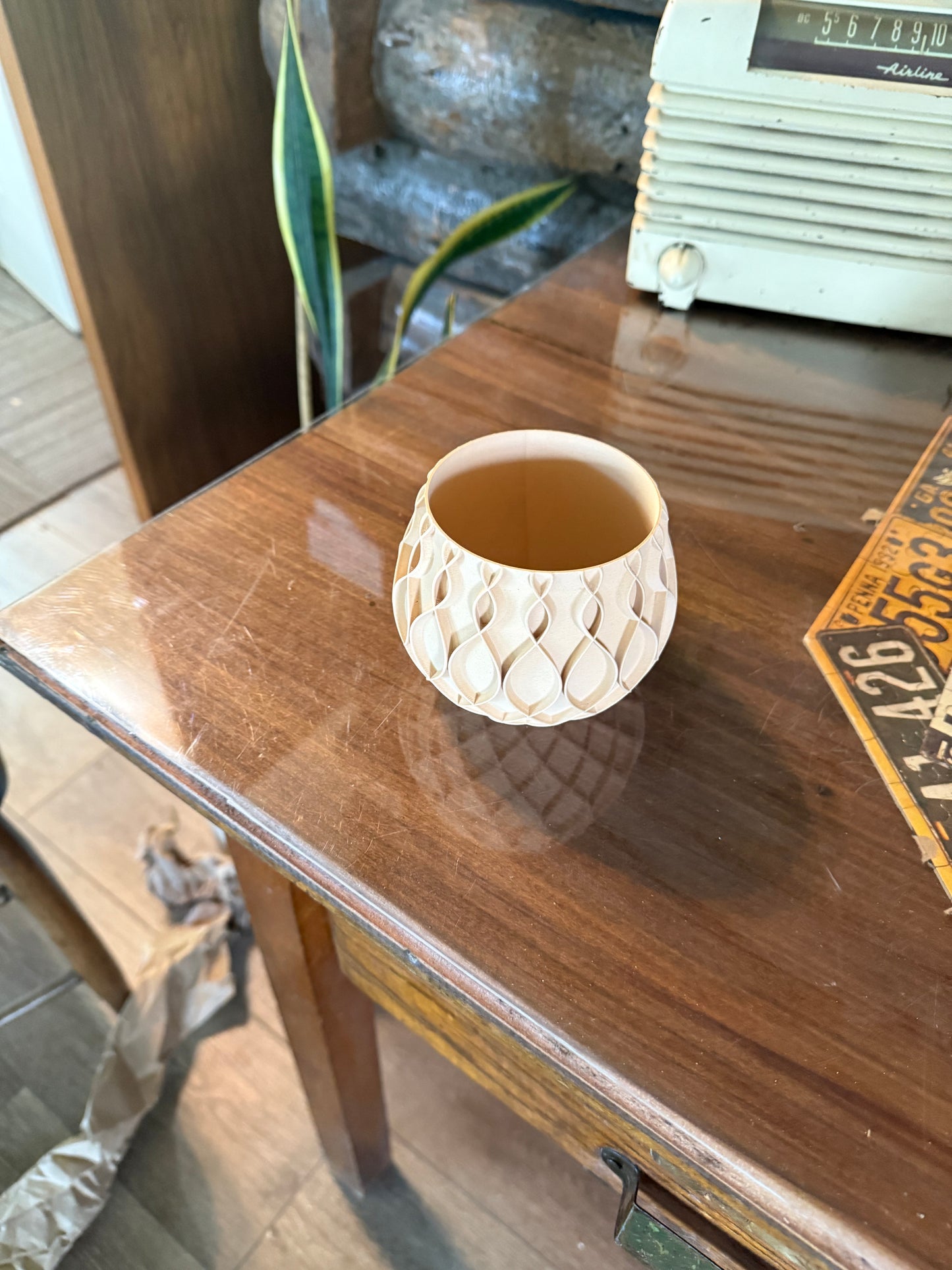 3D Printed Modern Planter – Teardrop Pattern – Small Indoor Pot