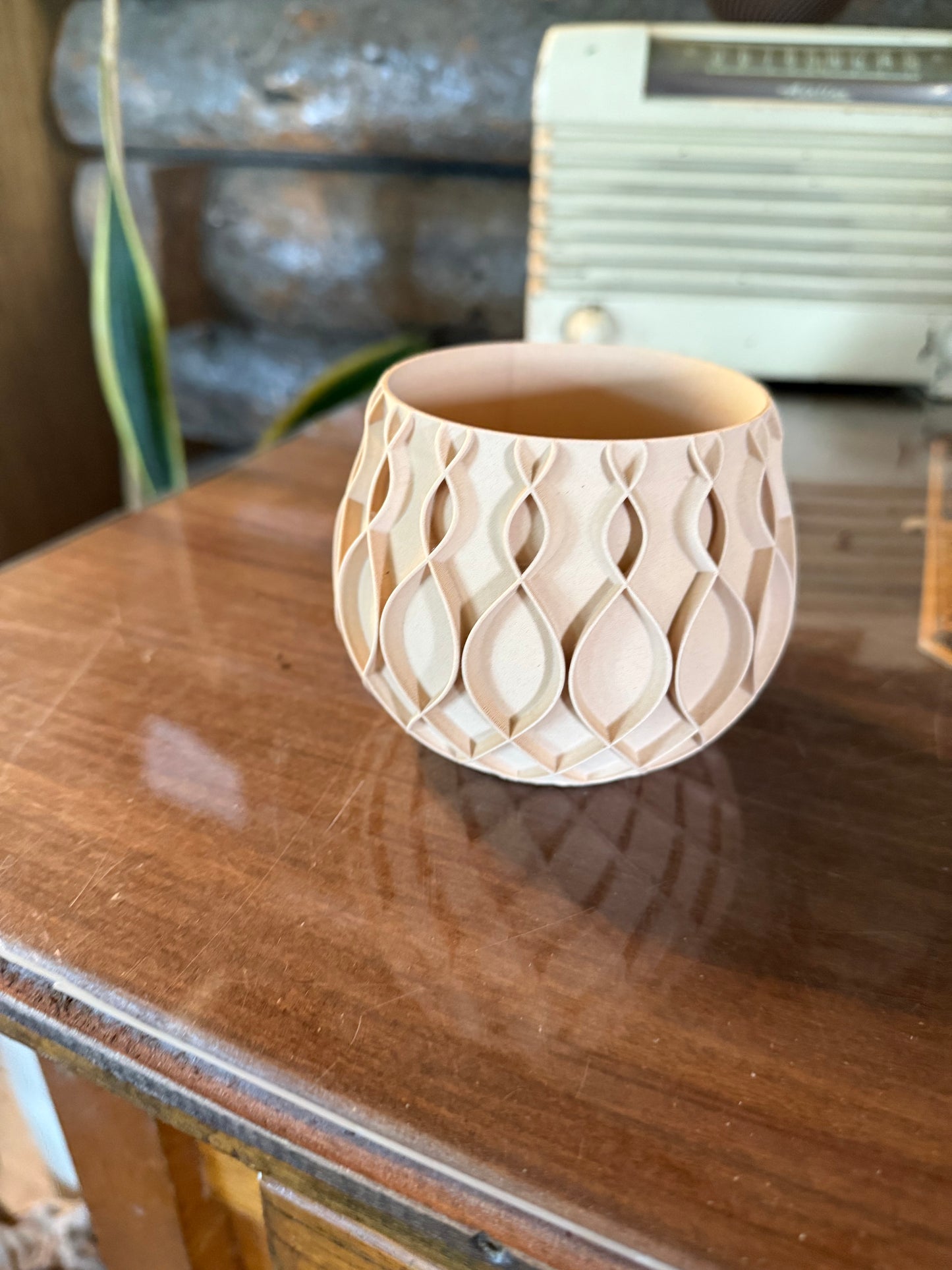 3D Printed Modern Planter – Teardrop Pattern – Small Indoor Pot