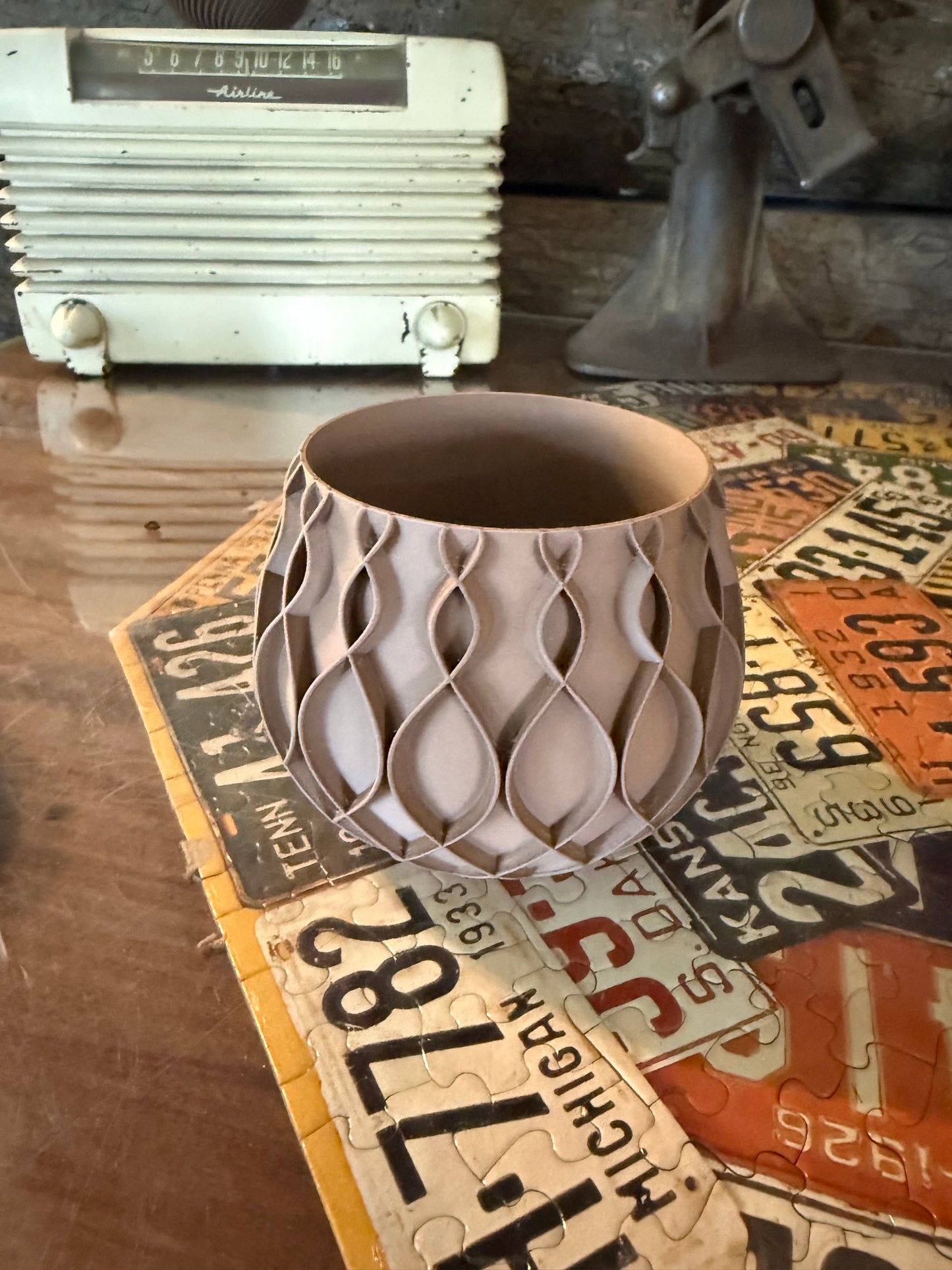 3D Printed Modern Planter – Teardrop Pattern – Small Indoor Pot