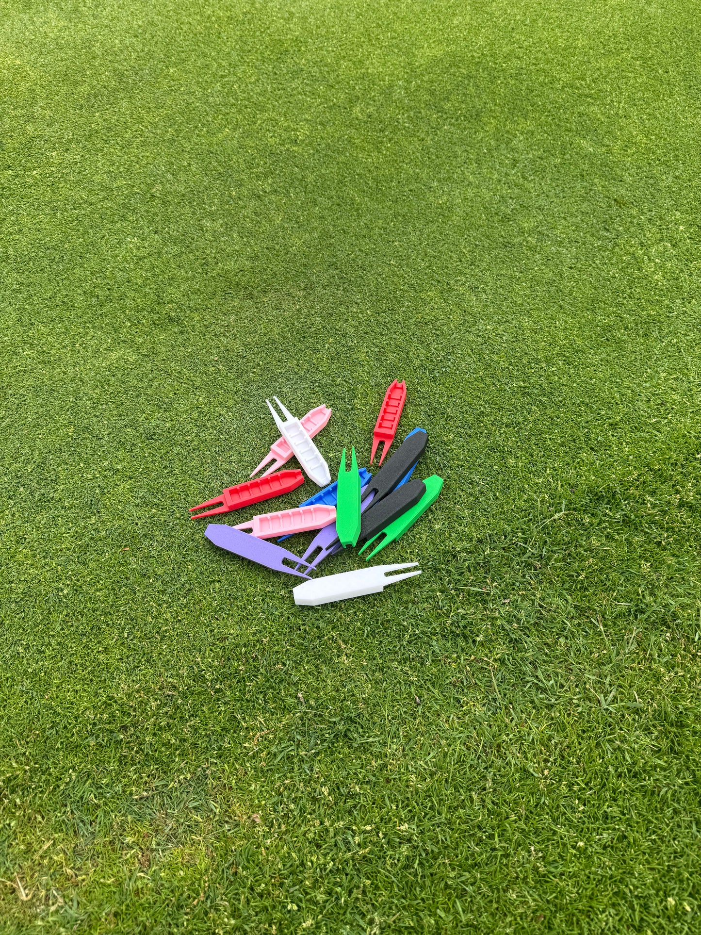 Multi-Color Tee Adjuster & Divot Tool