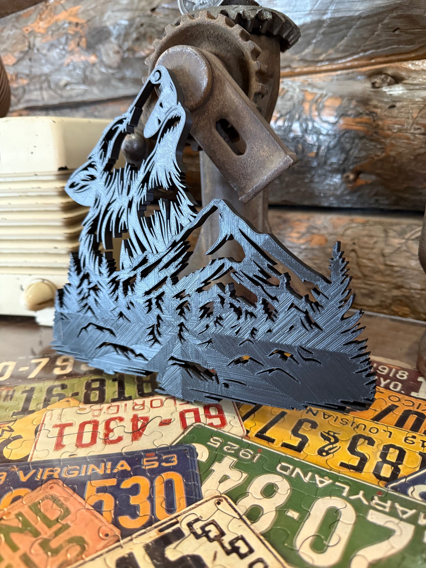 3D Printed Wolf & Mountain Wall Art β Rustic Cabin Lodge Decor, Woodland Wildlife Nature Gift