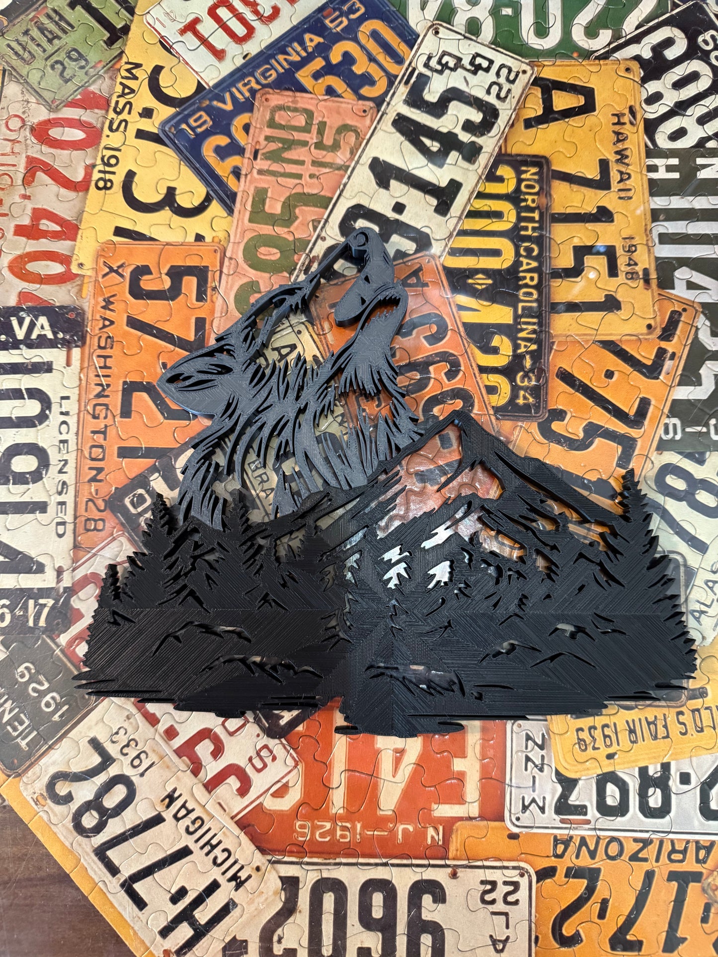 3D Printed Wolf & Mountain Wall Art β Rustic Cabin Lodge Decor, Woodland Wildlife Nature Gift